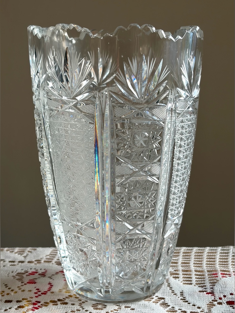 ✨Vintage Mid-Century Heavy Clear Cut Crystal Vase Starburst Base